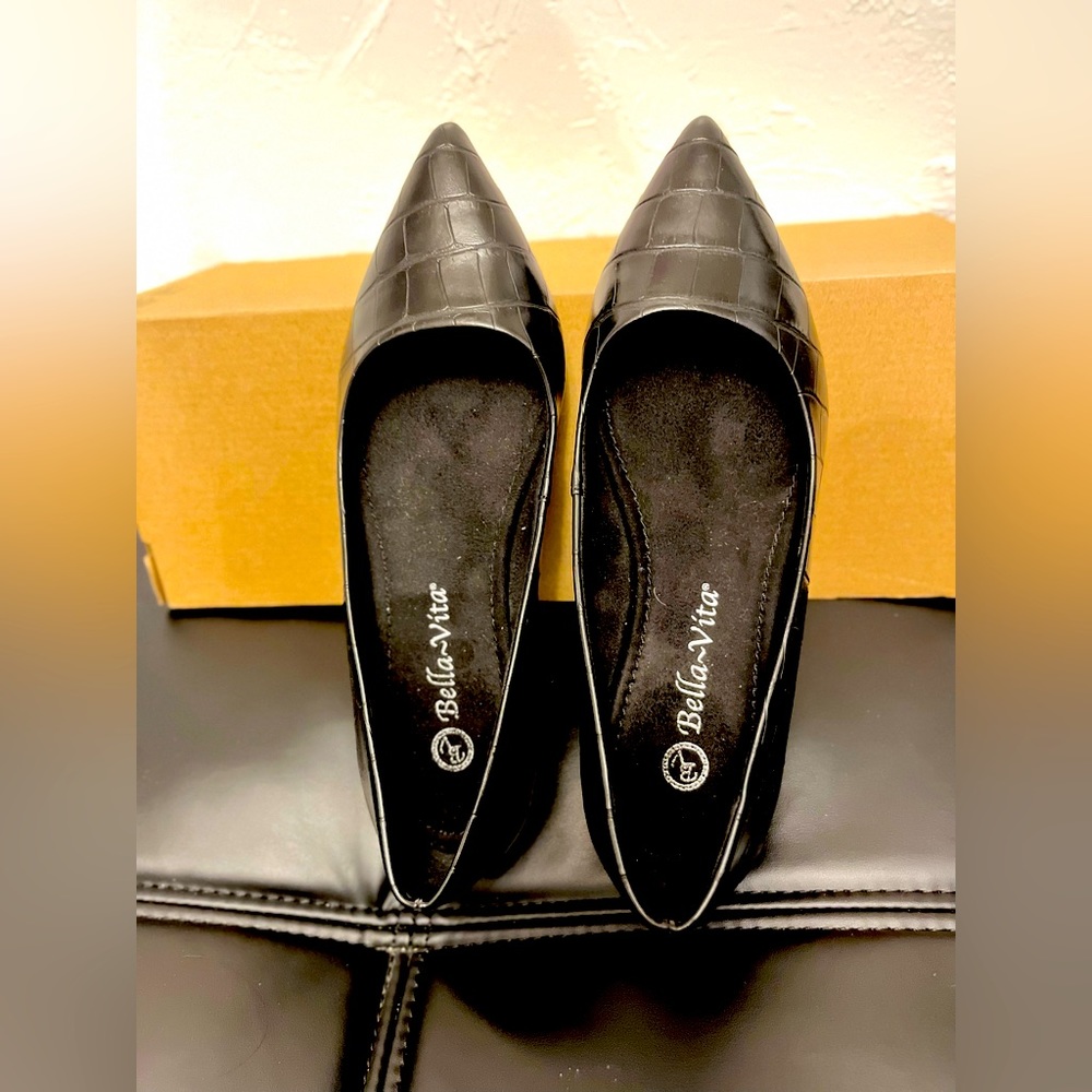 Bella Vita flat shoes ,size 6, Brand New colour black